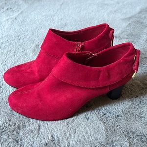 Coach And Four Faux Suede Leather Ankle Boot Bootie Shoe Holiday Red Size 9